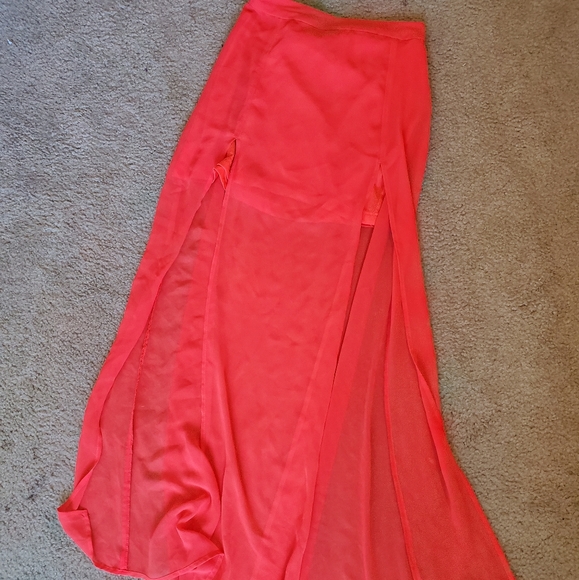 Red tule maxi skirt - Picture 1 of 3